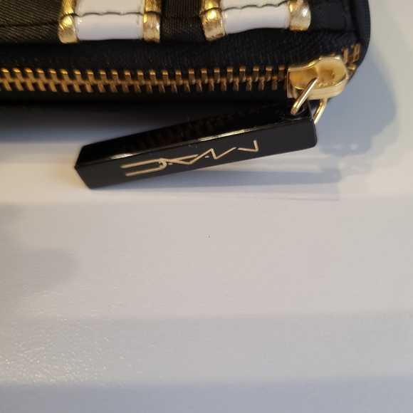 MAC Clutch makeup travel carrying case zip bag Black gold White - Picture 6 of 8